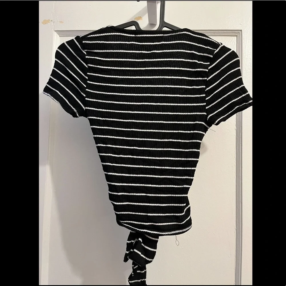⏰NWOT Urban Outfitters Project Social T Bailey Wrap T-Shirt Black and White - Picture 2 of 5
